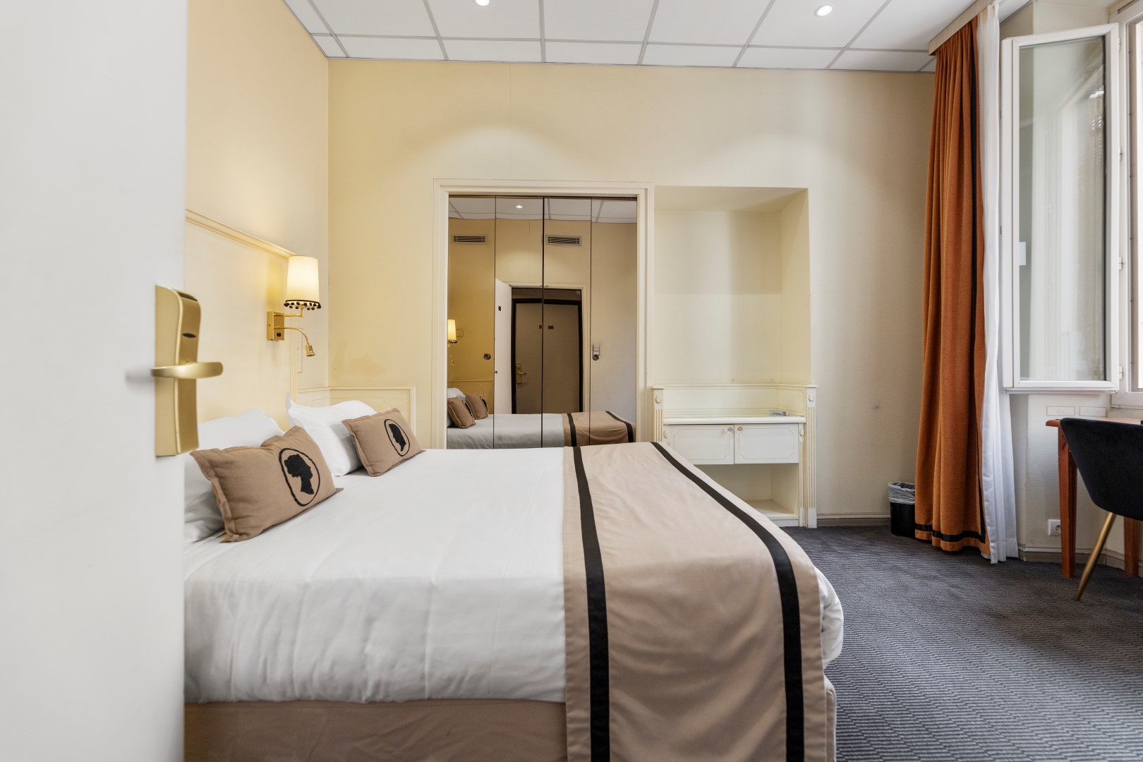 Chambres communicantes Chambres communicantes